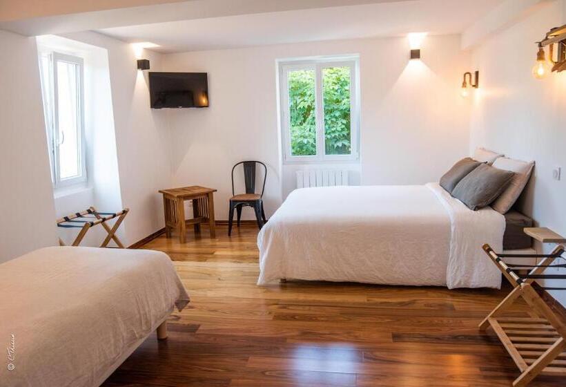 غرفة قياسية ثلاثية, La Doloreanne