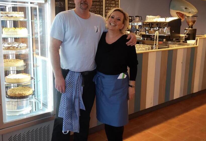 Номер Стандарт, Liebevoll Hinterm Deich