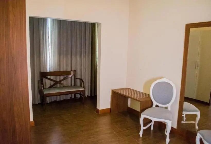 سوییت لوکس, Pousada Estância