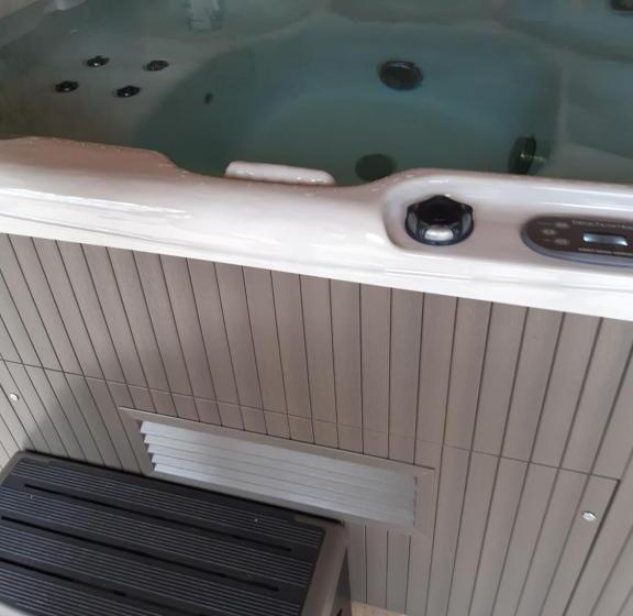 Standard room with outdoor bath, Ty Galis