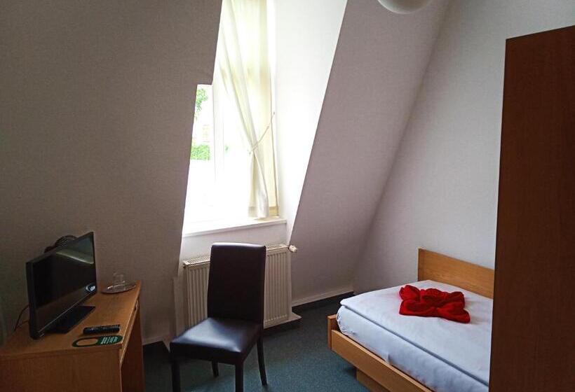 اتاق استاندارد یک نفره, Altstadtpension Brandenburg