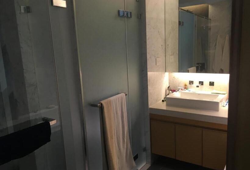 דירת חדר, Amari Residence