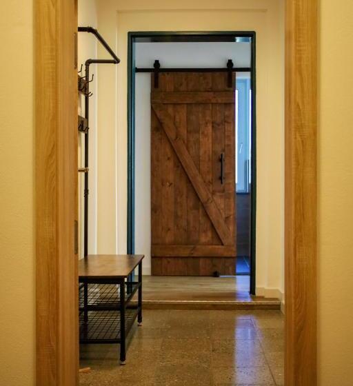 四人标准间, Haus Berchstein