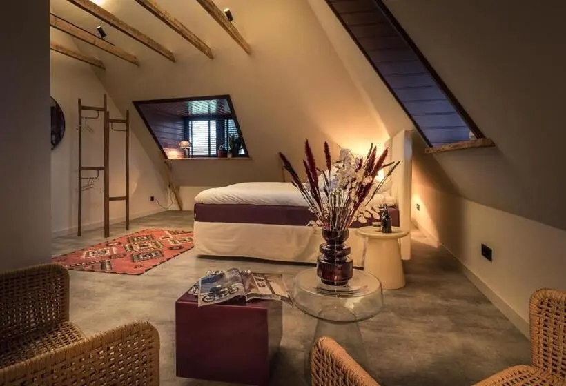 デラックスルーム, Het Spijkerhuys