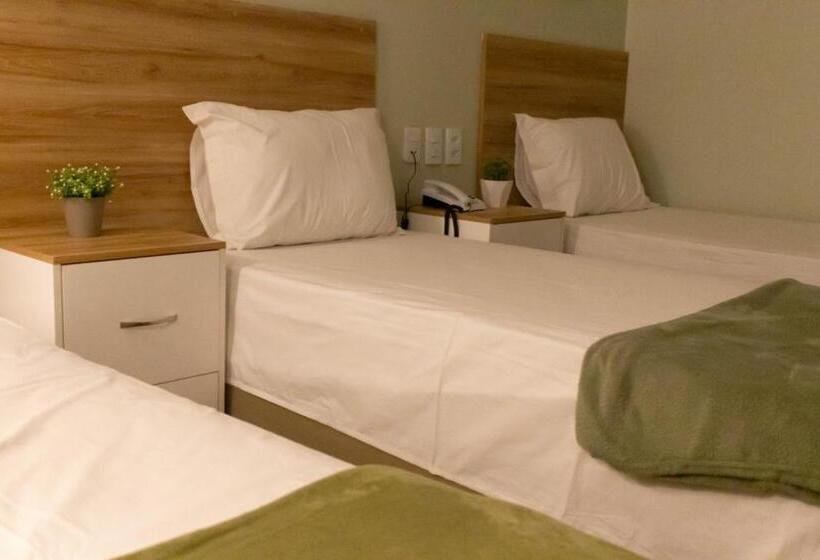 חדר קומפורט לשלושה, Pureza