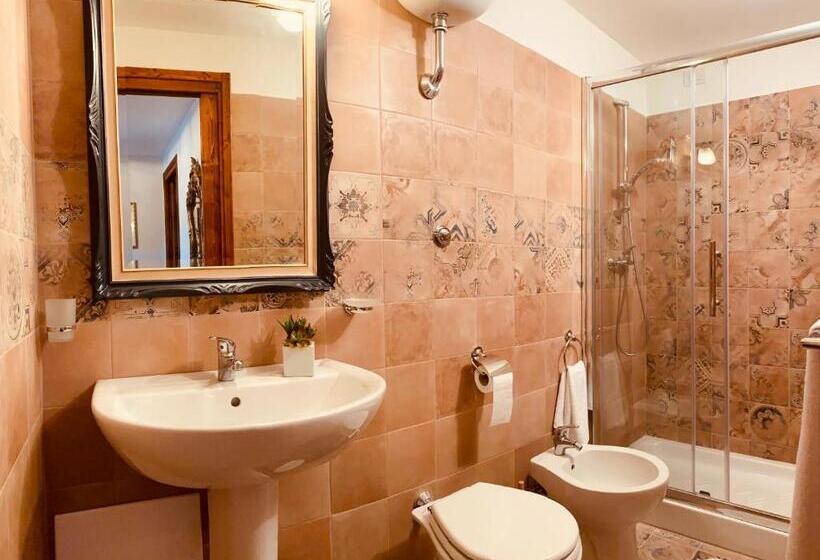 اتاق استاندارد, Alloggio Turistico S.pellegrino 45