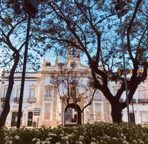 اتاق استاندارد با سرویس بهداشتی مشترک, Happen!ng