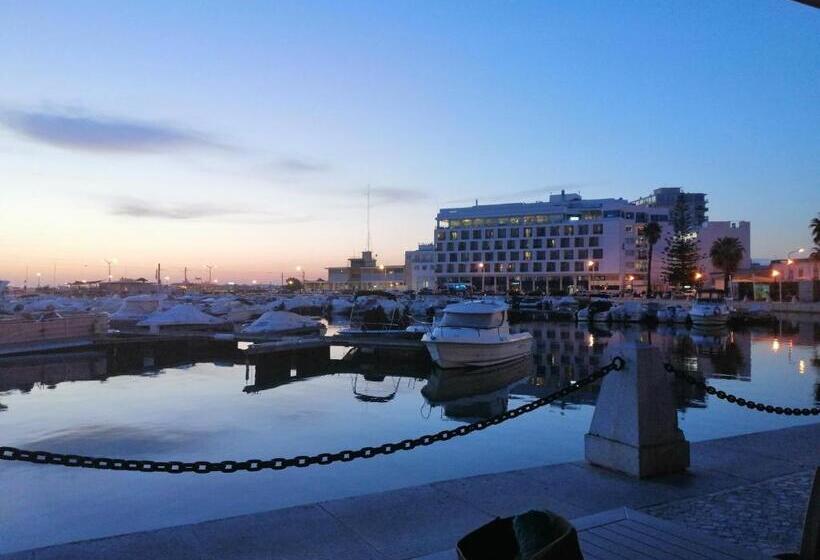 اتاق استاندارد با سرویس بهداشتی مشترک, Happen!ng