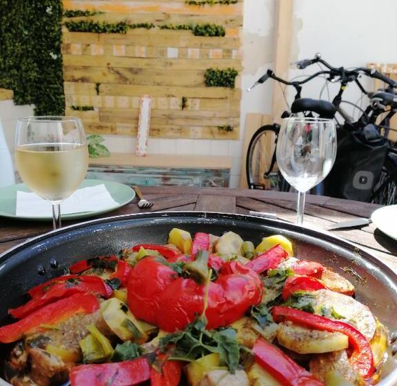 اتاق استاندارد یک نفره, Happen!ng