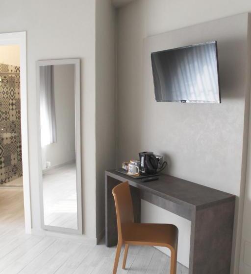 اتاق استاندارد, People Travel Rooms