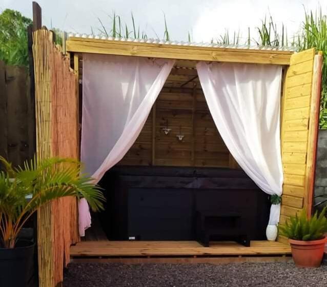 اتاق استاندارد با چشمانداز باغ, La Kazanou