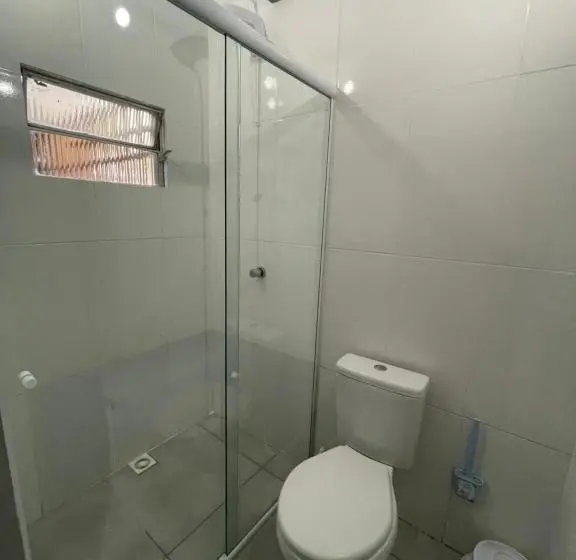 اتاق چهار تخته با دستشویی مشترک, Esquina 8 Suítes Confort & Hostel