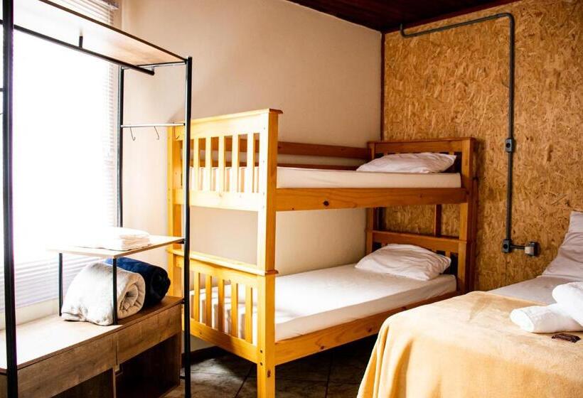 이코노미 쿼드러플룸(공용 화장실), Esquina 8 Suítes Confort & Hostel