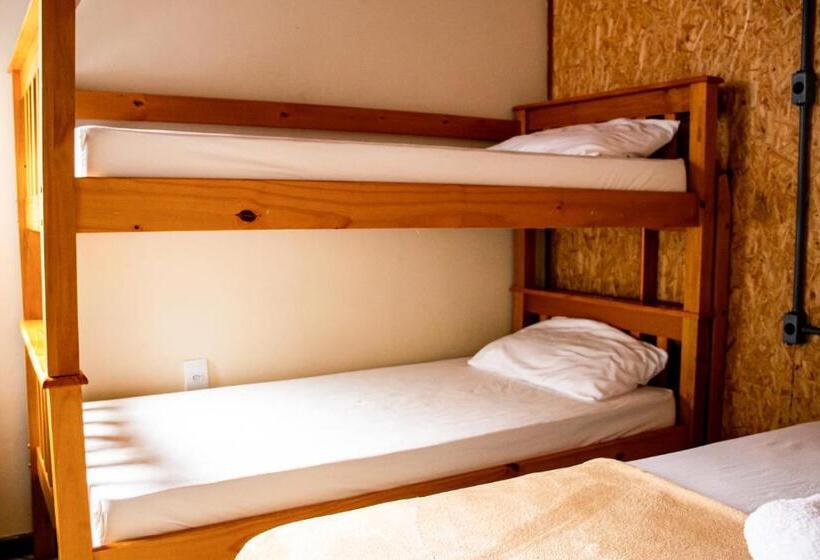 이코노미 쿼드러플룸(공용 화장실), Esquina 8 Suítes Confort & Hostel