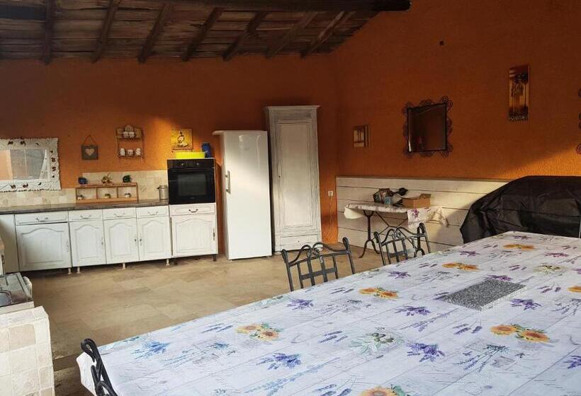 家庭间, La Providence