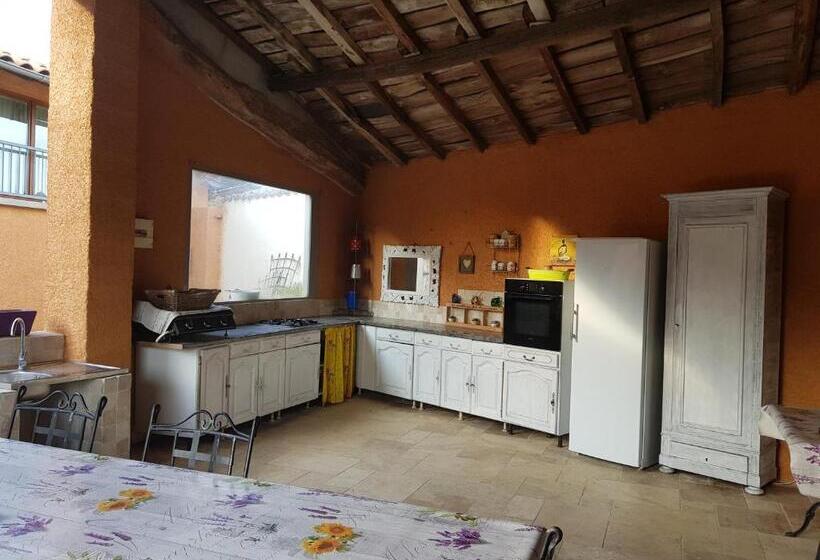 家庭间, La Providence