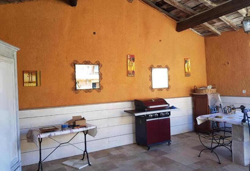 家庭间, La Providence