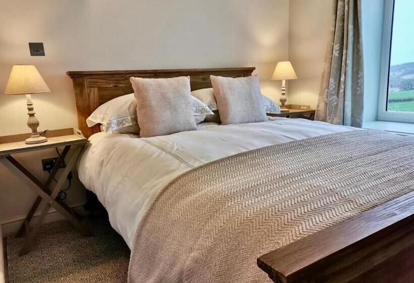 带大床的标准间, The Stables