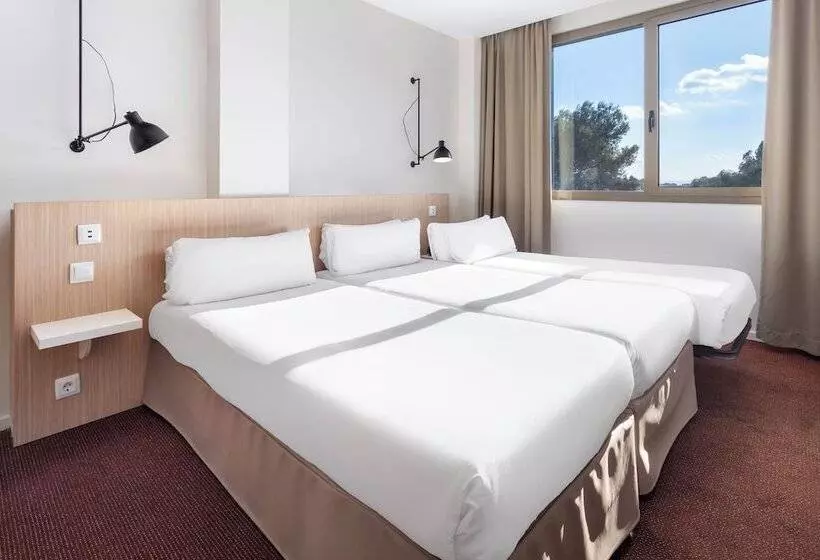 اتاق استاندارد سه نفره, B&b Hotel Barcelona Sant Cugat