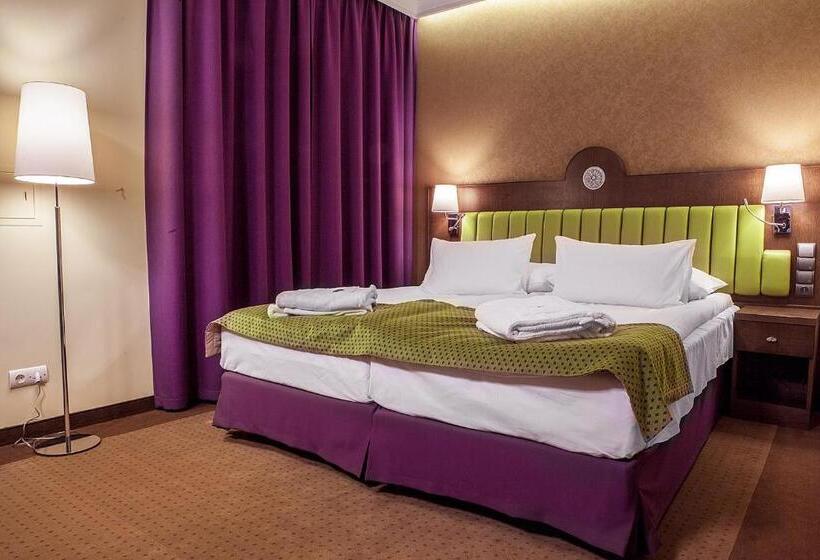 חדר סופריור עם מיטת קינג, Grand Hotel Kielce