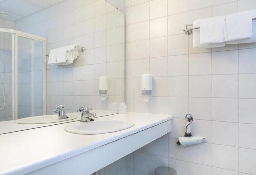 اتاق استاندارد یک نفره, Aalesund Airport