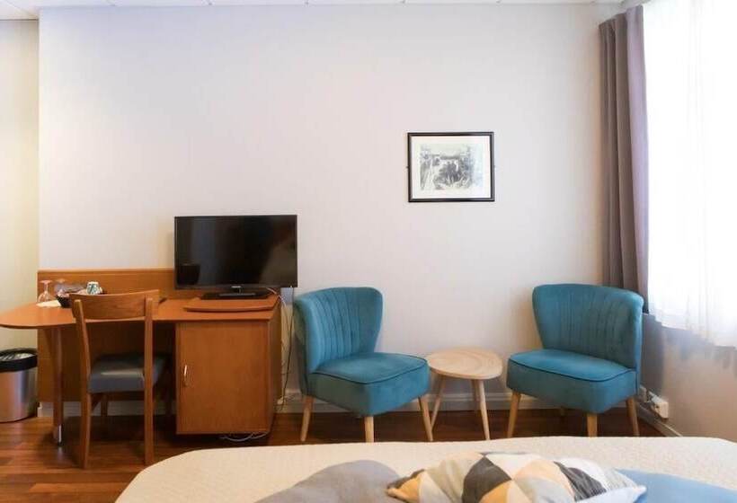 اتاق استاندارد یک نفره, Aalesund Airport