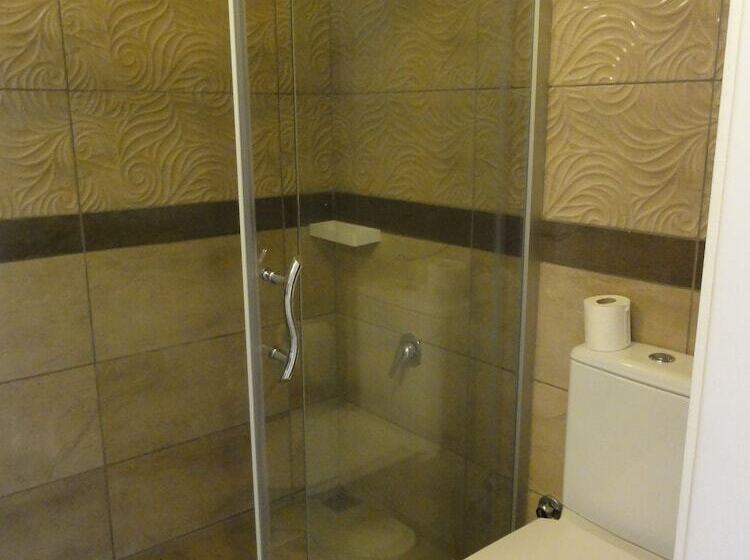 חדר סטנדרט לשלושה, Altinersan