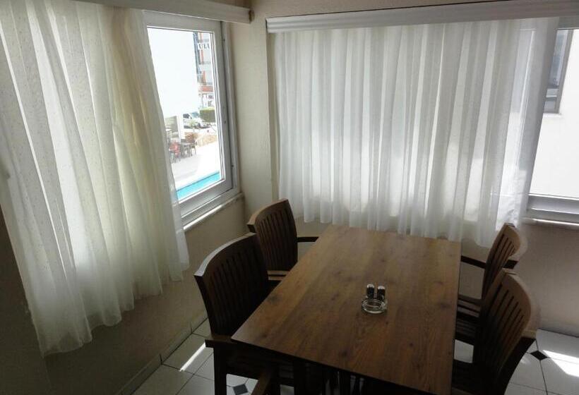 דירת שלושה חדרים, Altinersan