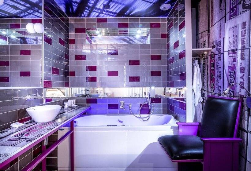 スタンダードルーム, Apostrophe