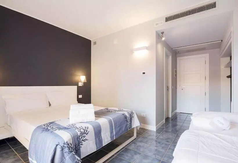 اتاق استاندارد سه تخته با چشم‌انداز استخر, Borgo Di Fiuzzi Resort & Spa