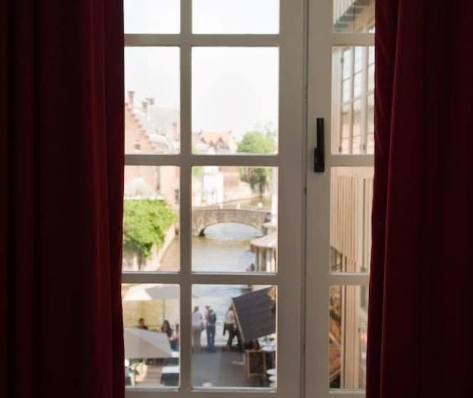 חדר בסיסי, Bourgoensch Hof