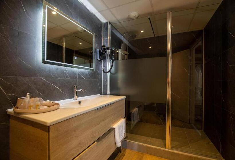 带露台的套间, Brit Hotel & Spa Côte Des Sables