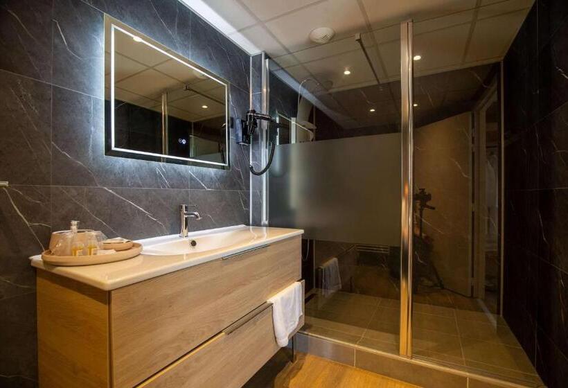 带露台的套间, Brit Hotel & Spa Côte Des Sables