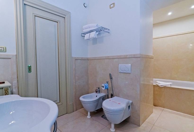 Номер Deluxe, De Paris Sanremo