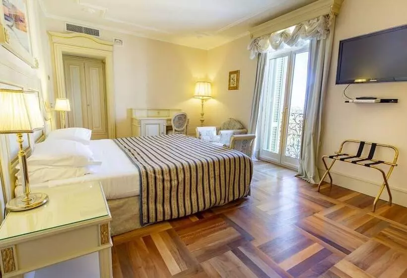 اتاق لوکس, De Paris Sanremo