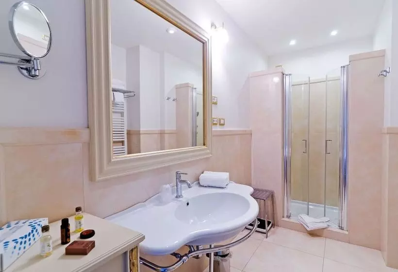اتاق سوپریور, De Paris Sanremo