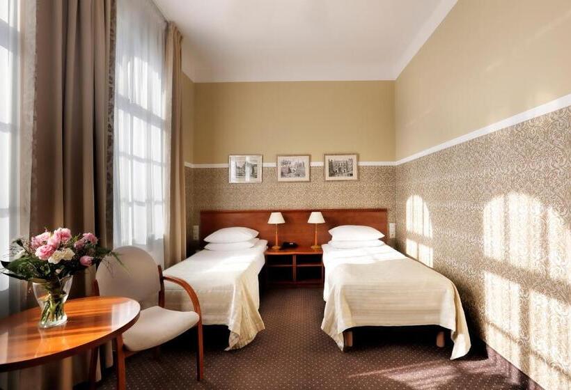 غرفة قياسية, Dom Muzyka