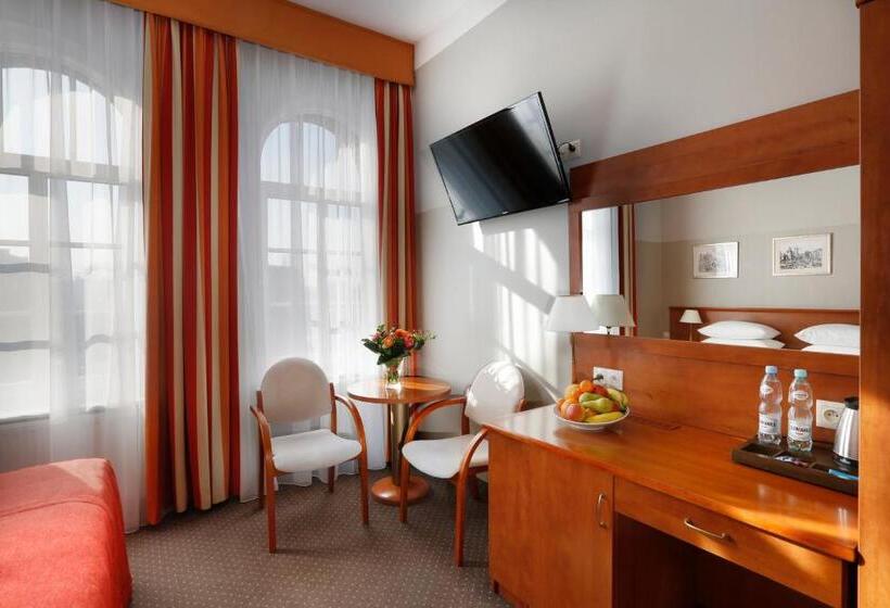 غرفة قياسية, Dom Muzyka