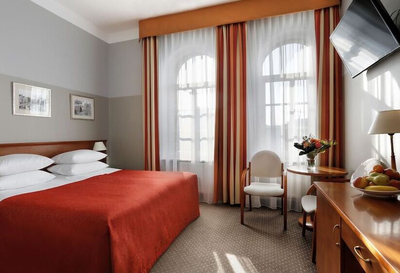 غرفة قياسية, Dom Muzyka