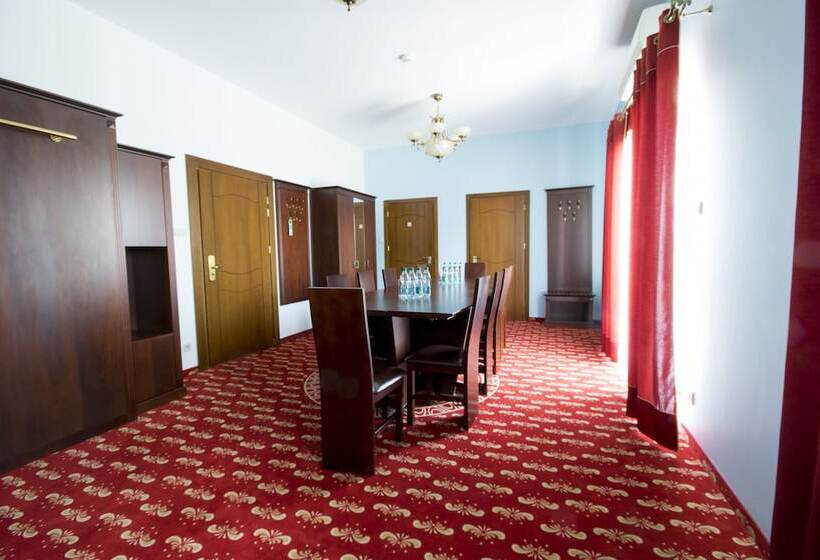 Апартаменты 1 Спальня, Dworek Magnat