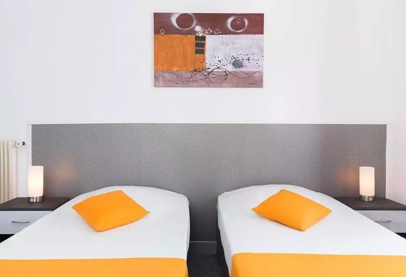 اتاق استاندارد سه نفره, El Paradiso