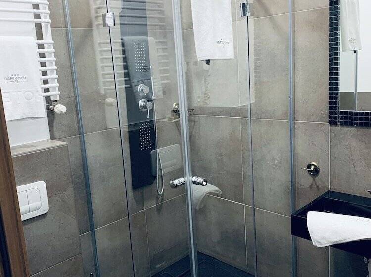 חדר סופריור, Fado