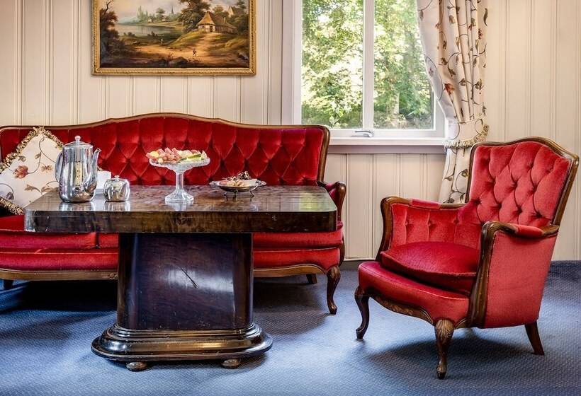 جناح, Kronen Gaard