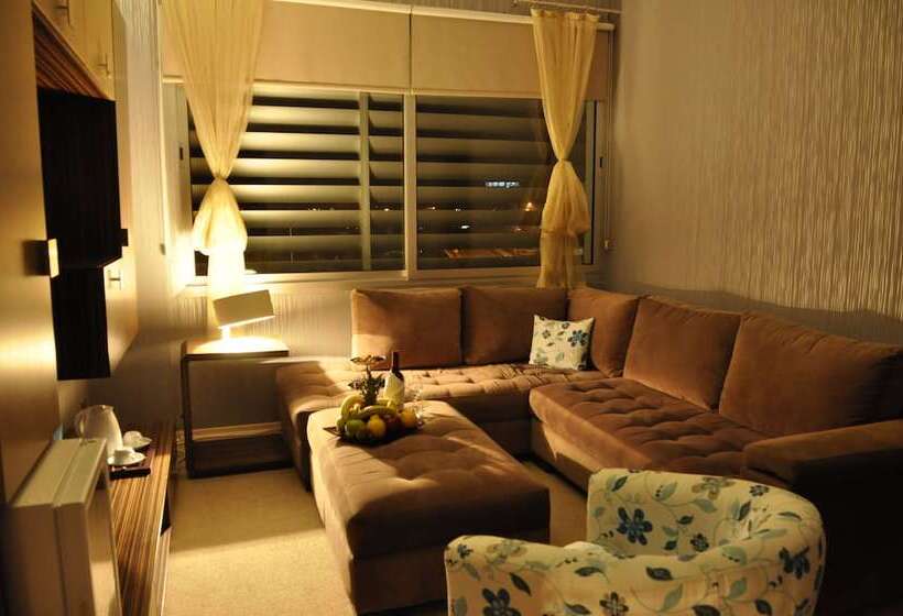 סוויטה, Orty Airport