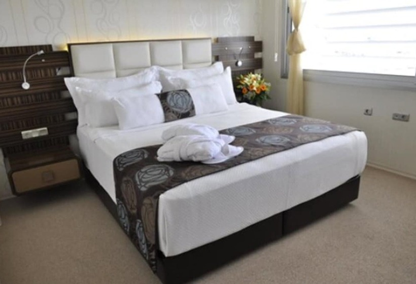 סוויטה, Orty Airport