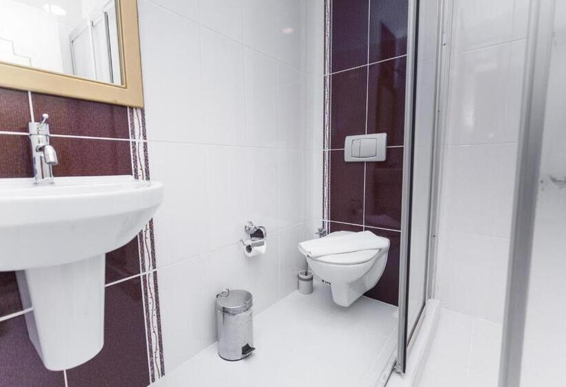 اتاق سوپریور با چشم‌انداز دریا, Saba Sultan