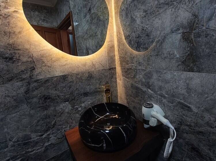 اتاق اکونومی, Star