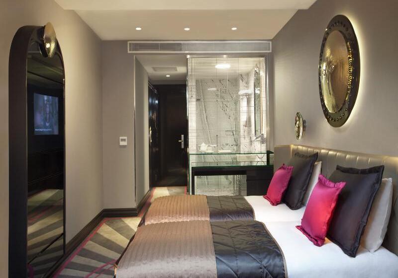 اتاق لوکس سه تخته, Sura Design Hotel & Suites