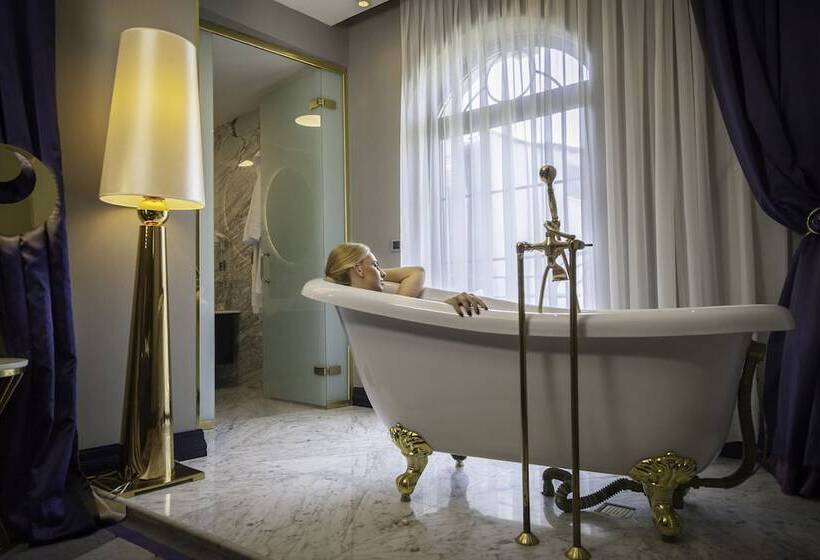 اتاق استاندارد, Sura Design Hotel & Suites