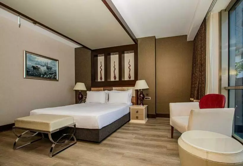 Deluxe Room King Size Bed